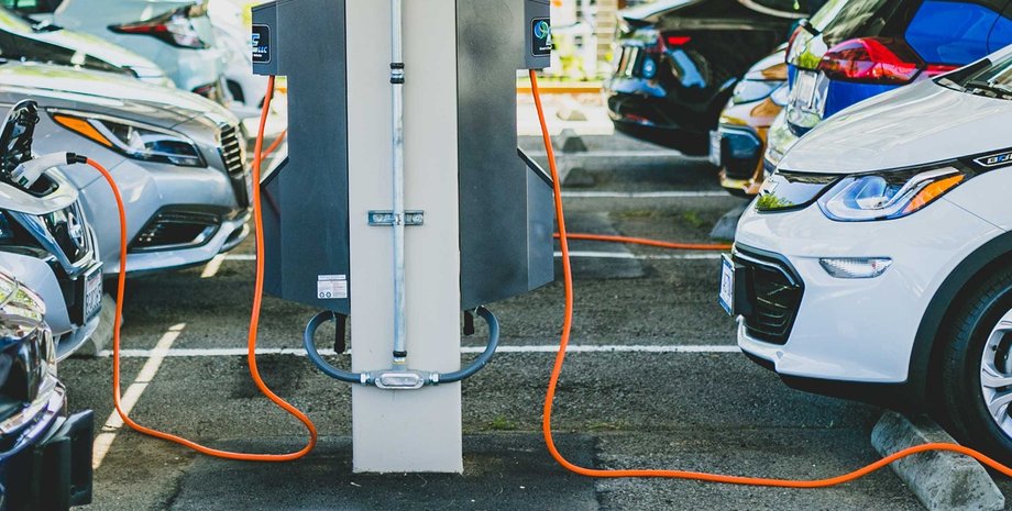 перехід на електромобілі, заборона авто з ДВС, заборона бензинових авто, продажу електромобілів, продажу авто в Європі