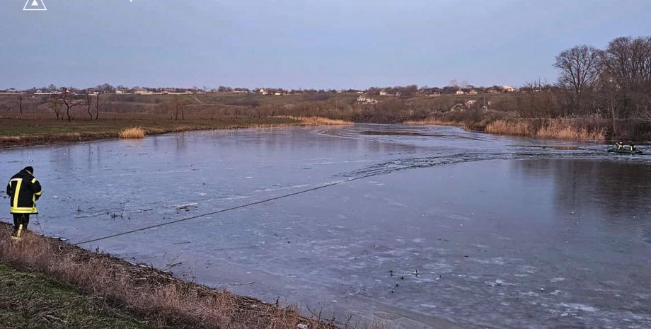 дети провалились под лед, на херсонщине ищут детей