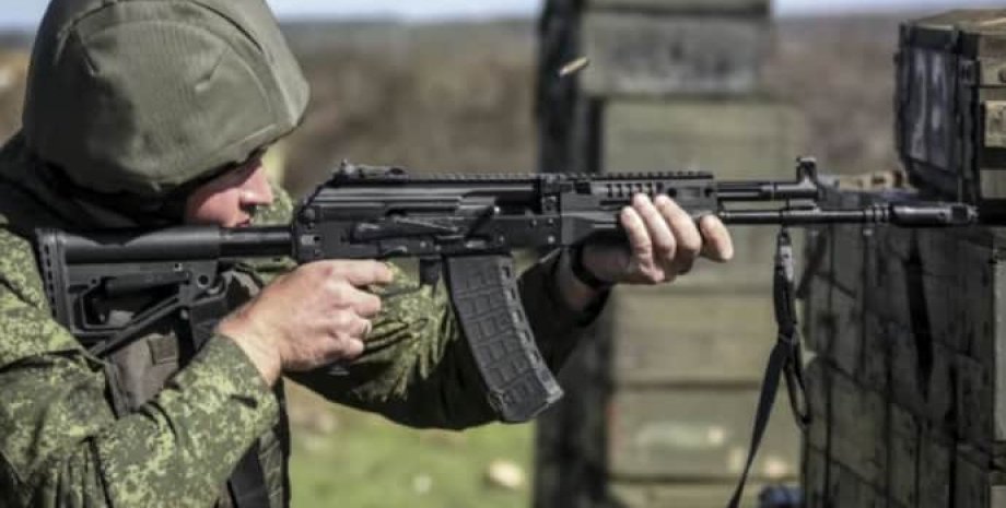 Secondo il canale del telegramma, i militari si arresero, dopo di che i militari...