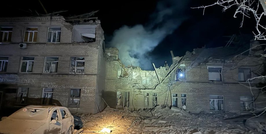 больница, разрушенная больница, Селидово