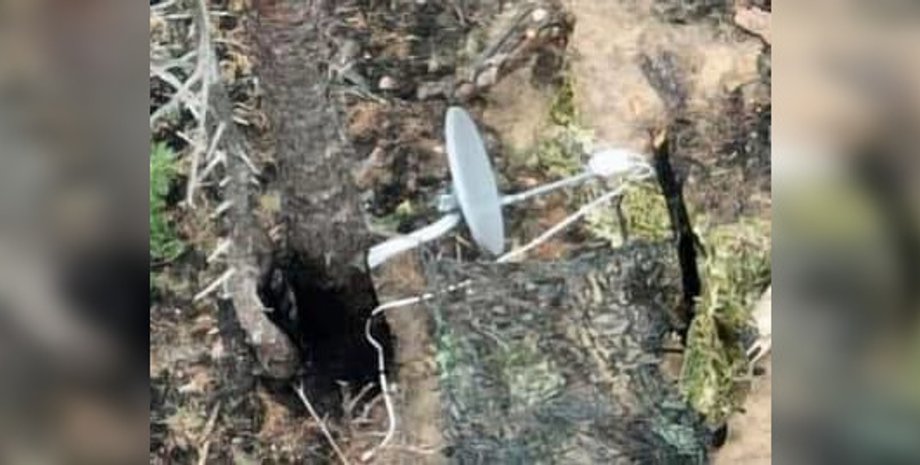 Супутникова антена ЗС РФ