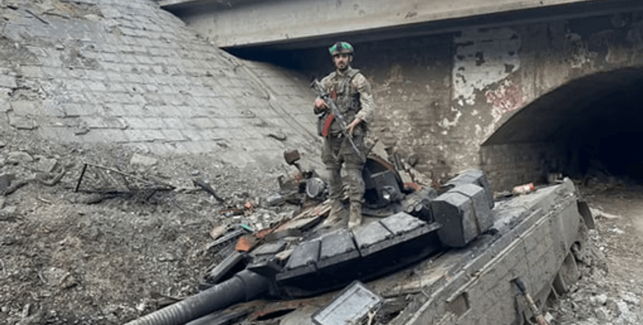 ВСУ сожгли свой легендарный трофейный танк под Бахмутом