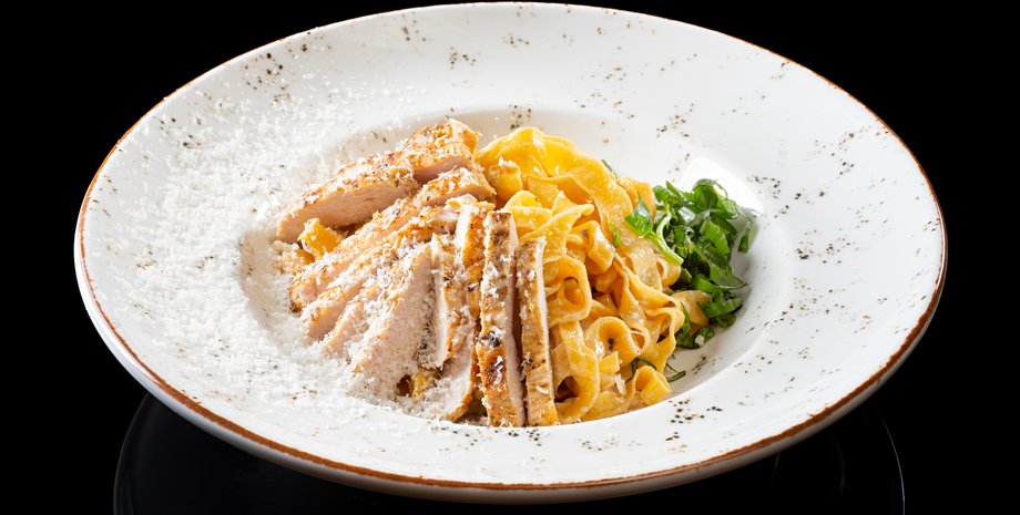 Chicken-паста, спагетті з куркою, італійська кухня