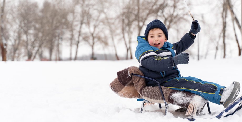 ребенок, снег, санки, каникулы, зимние каникулы