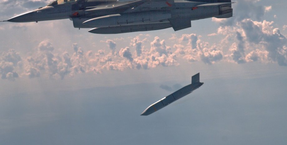 пуск ракеты с F-16