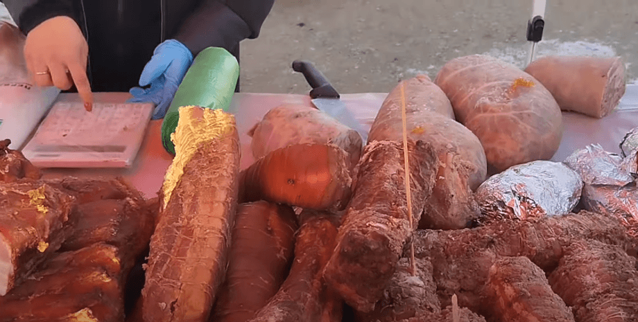 мясо, калькулятор, продавщица