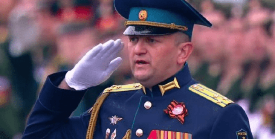 Максим Харламов