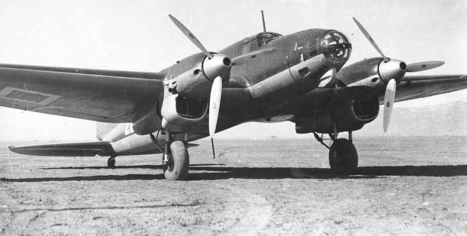 німецькі літаки в Туреччині, літак бомбардувальник, Бомбардувальники Не 111, ретро фото, історія військової авіації