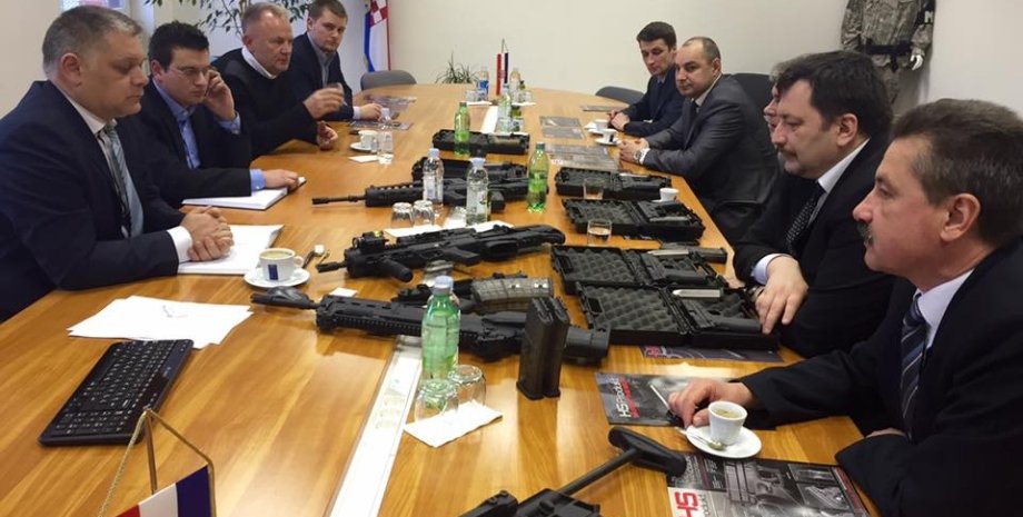 Переговоры с хорватскими оружейниками / Фото: facebook.com/artem.shevchenko.9