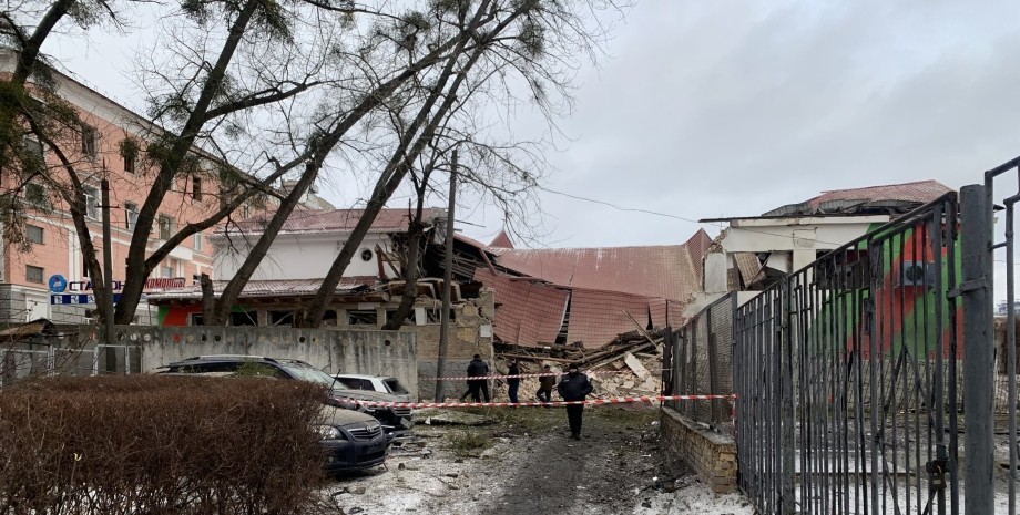 Обстрел Киева 23 января, СК "Локомотив" Обстрел, Киев, разрушения, ракетный удар, спортивный комплекс, "Локомотив"