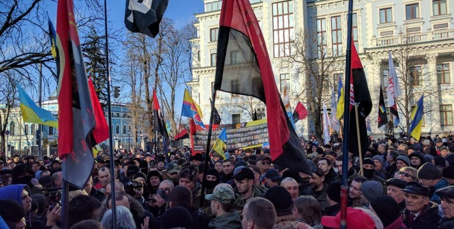 Митинг возле АП