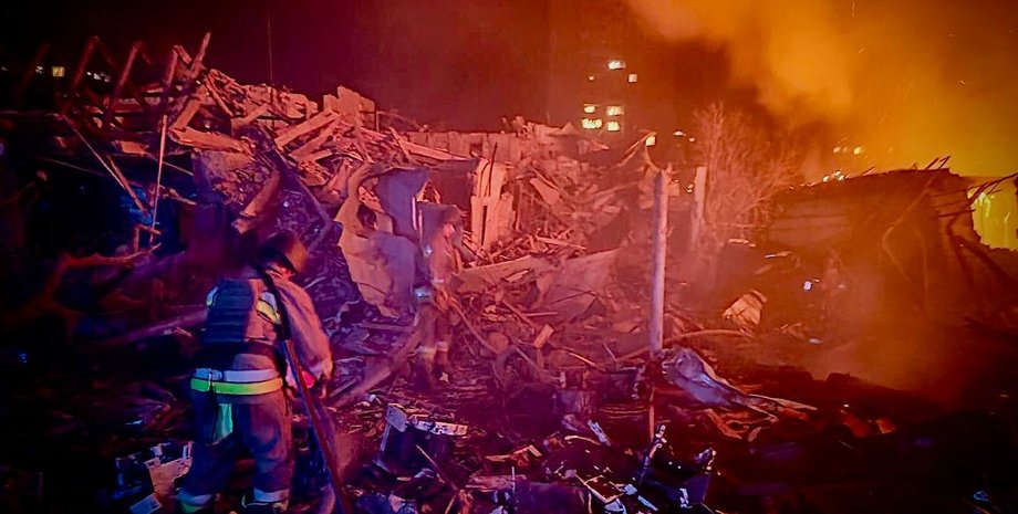 Росіяни вдарили ракетою по житловому мікрорайону Миколаєва