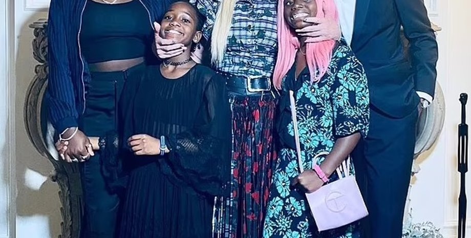 Мадонна, Мадонна дети, Мадонна семья, Мадонна песни, Мадонна стиль, Мадонна критика, Мадонна приемные дети