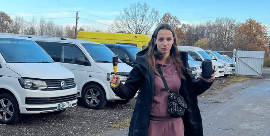 блогерку Анну Крівуц підозрюють в продажі авто для зсу