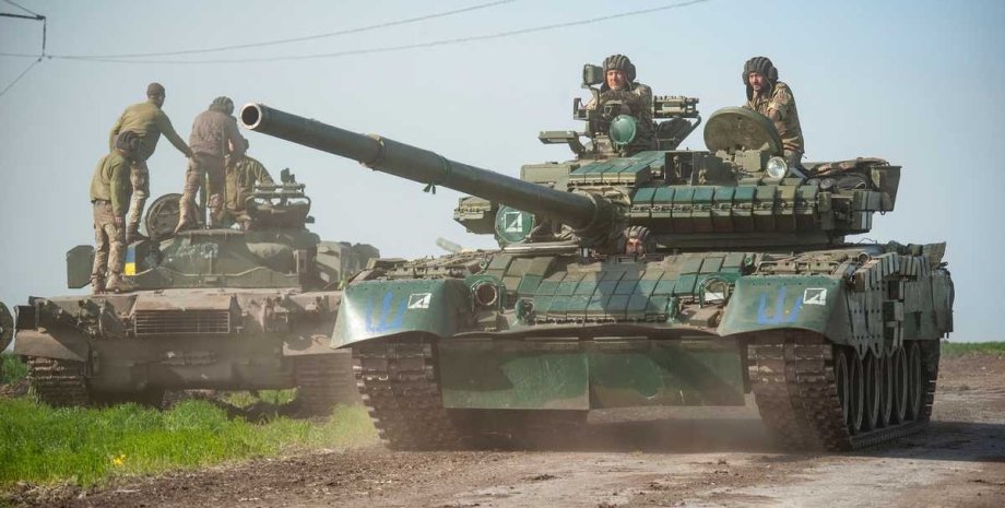 контрнаступление, украинские военные на танке, бойцы всу