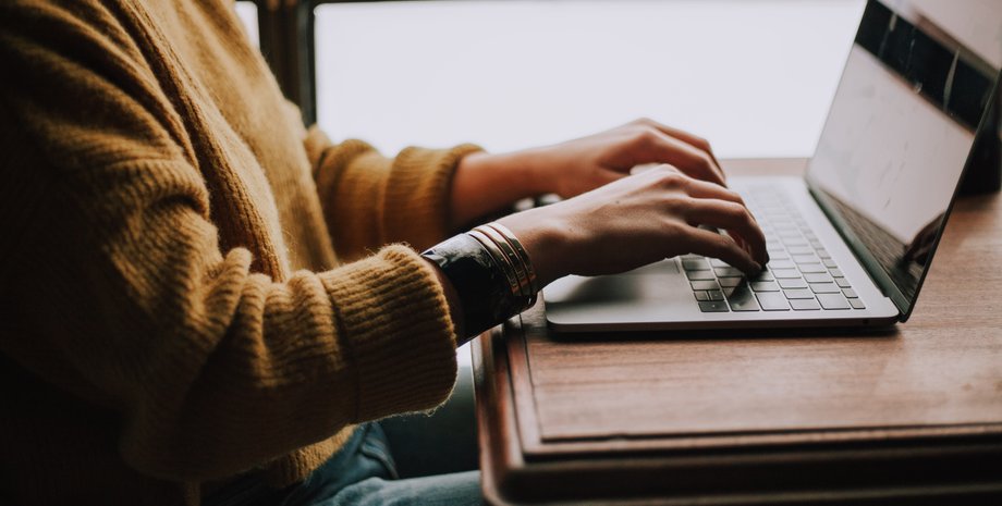 компьютер, ноутбук, работа за ноутбуком, пользователь