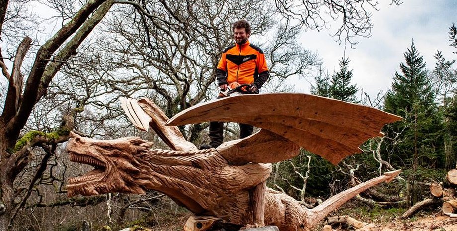 Фото: facebook.com/simonorourketreecarving