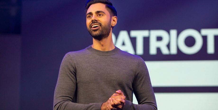 Ведущий шоу Хасан Минаж / Фото: Netflix