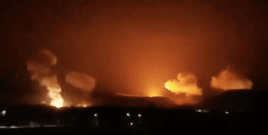 Ємен, удари по базах хуситів, вогонь, вибухи