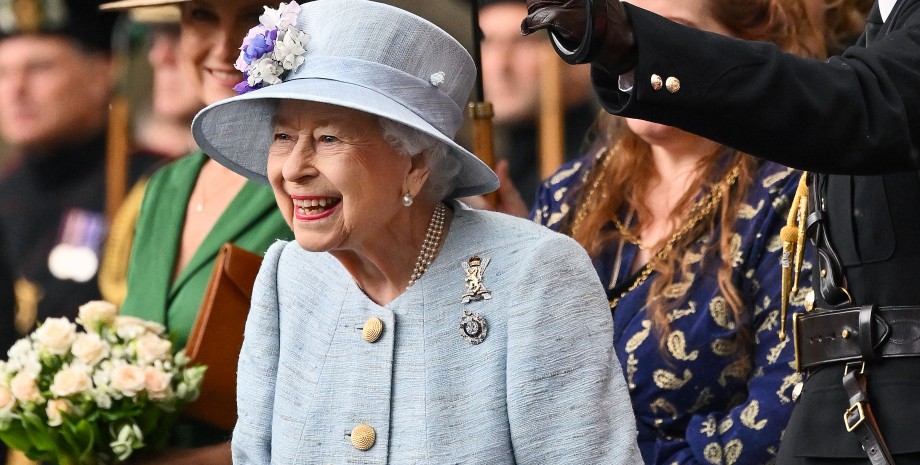 Королева Єлизавета ІІ, королева Великобританії, померла королева єлизавета, що королева єлизавета робила під час другої світової війни