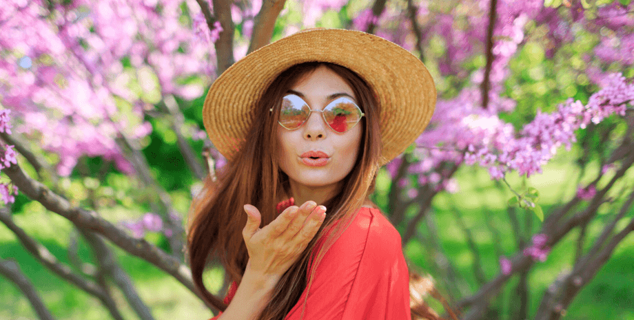 Девушка на природе, весна