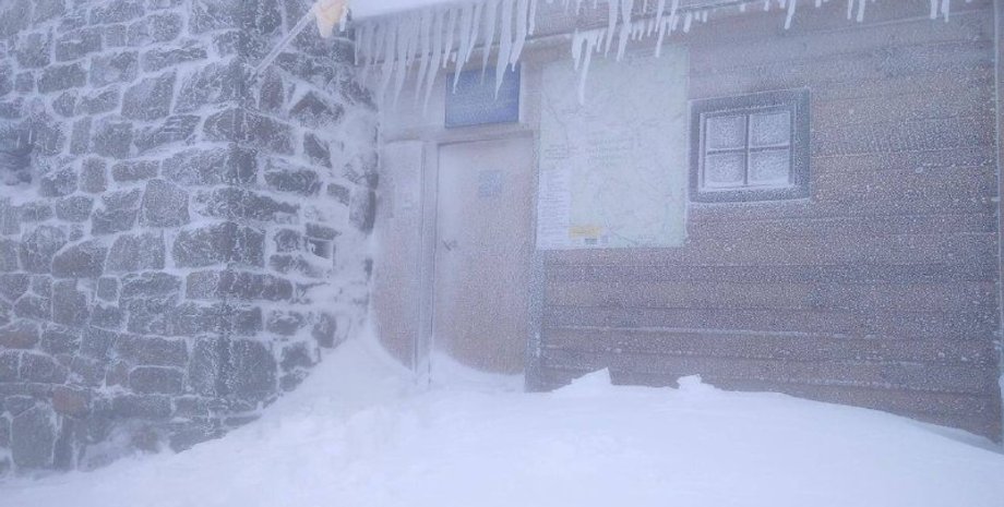 Карпаты снег снегопад оползни лавина гора Поп Иван Черногора