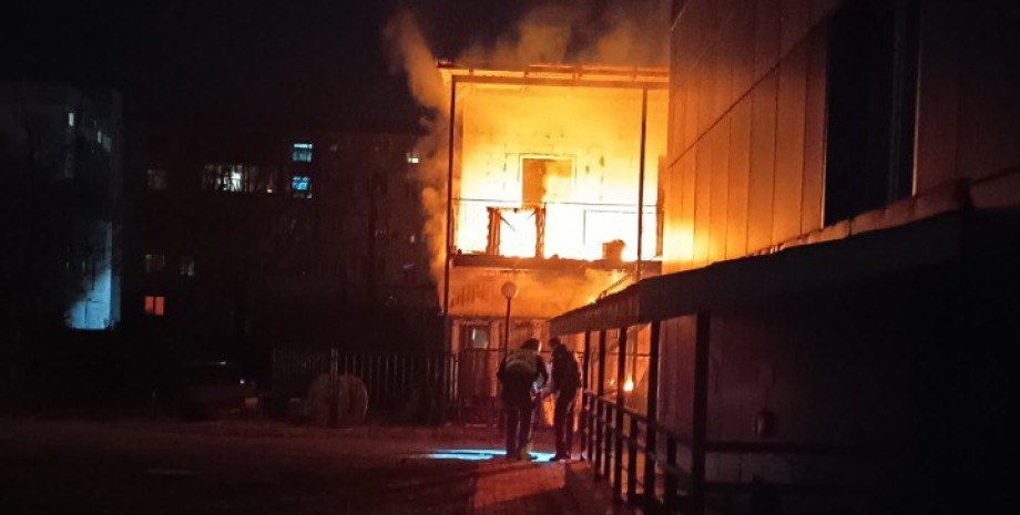 "Шахед" упал в жилом квартале Сум "Шахед" упал в жилом квартале Сум