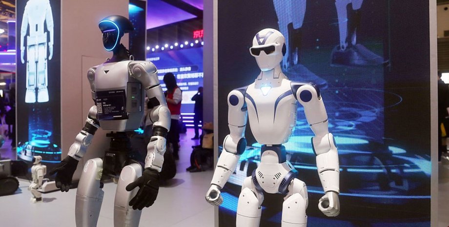 человекоподобные роботы Китай