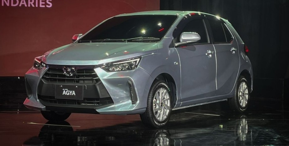 Toyota Agya 2023, Toyota Agya, новая Toyota, самая дешевая Toyota