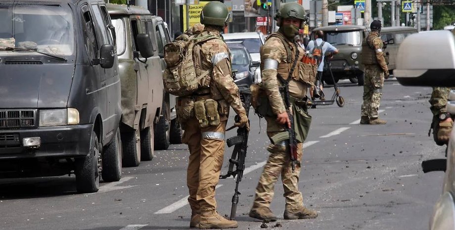 мужчины, наемники, оружие