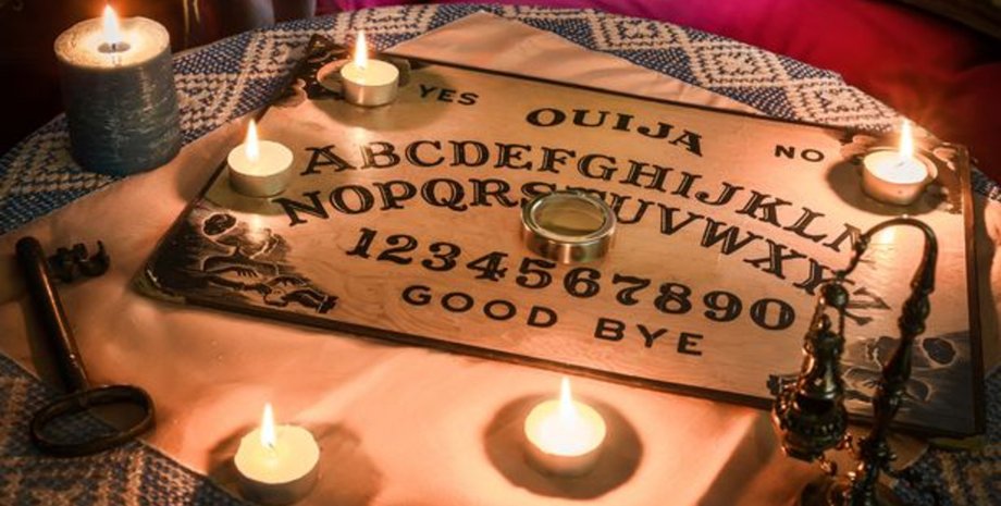 Спиритическая доска, дух, призрак, доска Уиджи, медиум, паранормальное
