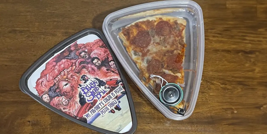 Сингл записали на фізичному шматочку піци піца, музика на піці