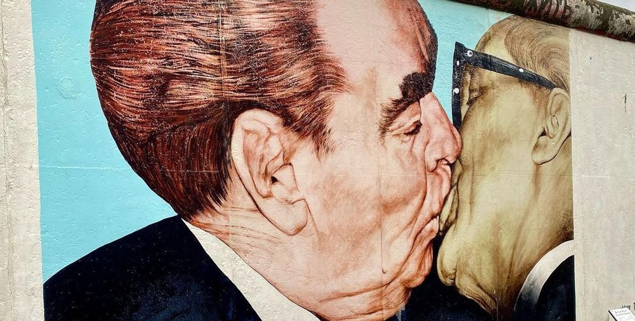 Дмитрий Врубель, "Братский поцелуй", Брежнев, поцелуй