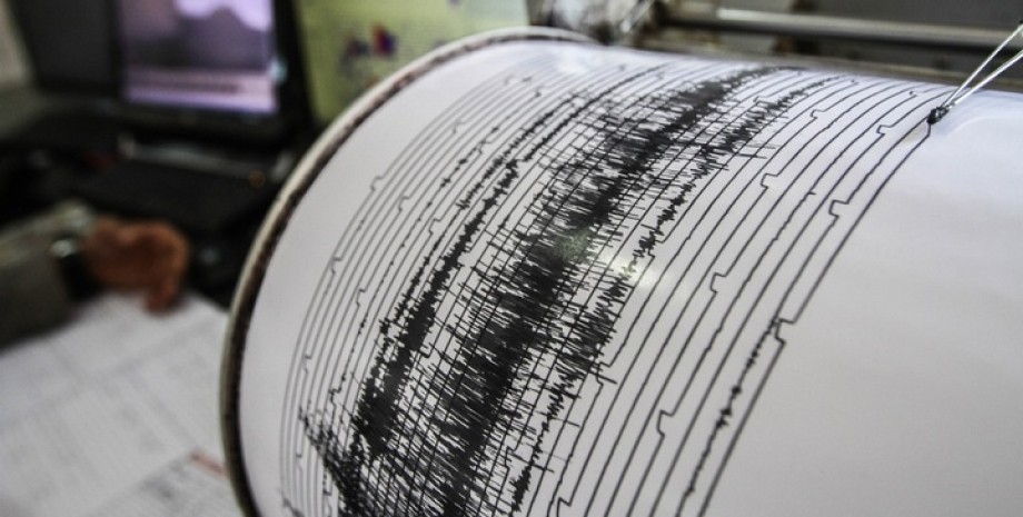 Землетрясение, сейсмограф, Ивано-Франковская область, магнитуда, колебания
