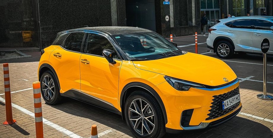 Новий Lexus LBX, Lexus LBX, Lexus LBX 2024, кросовер Lexus, Lexus LBX в Україні