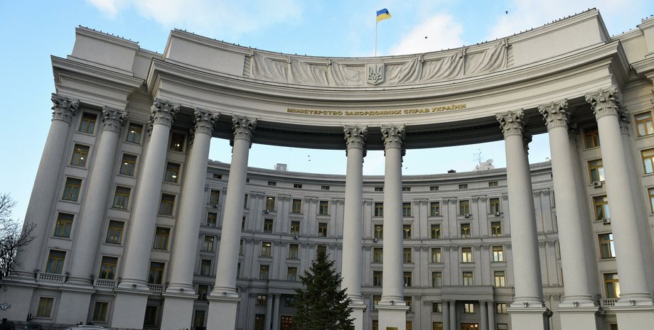 Cisco, Huawei, Кит Крач , МИД Украины, Госдеп США, Оборудование