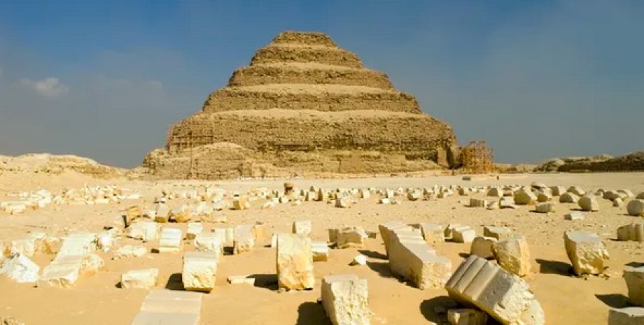 пирамида Джосера