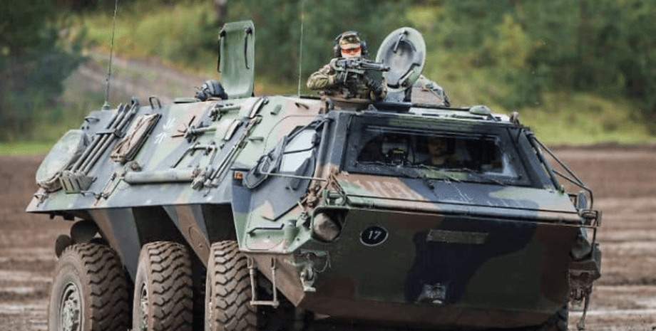 БТР, FV432, помощь Украине, Всемирный Конгресс Украинцев, CVRT