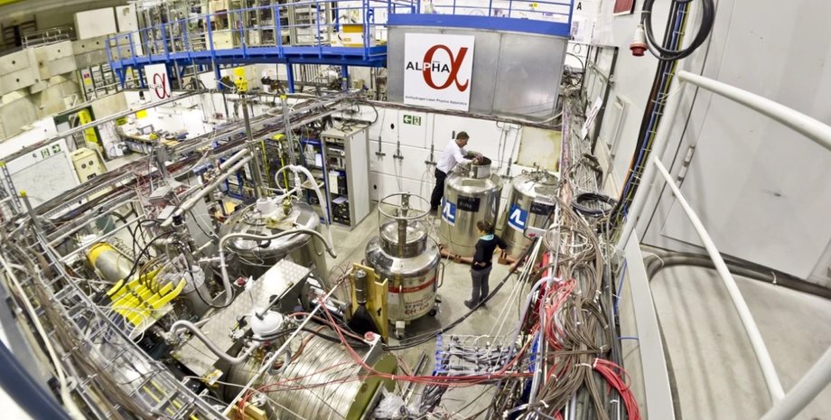 ЦЕРН, антиречовина, Всесвіт, Великий вибух