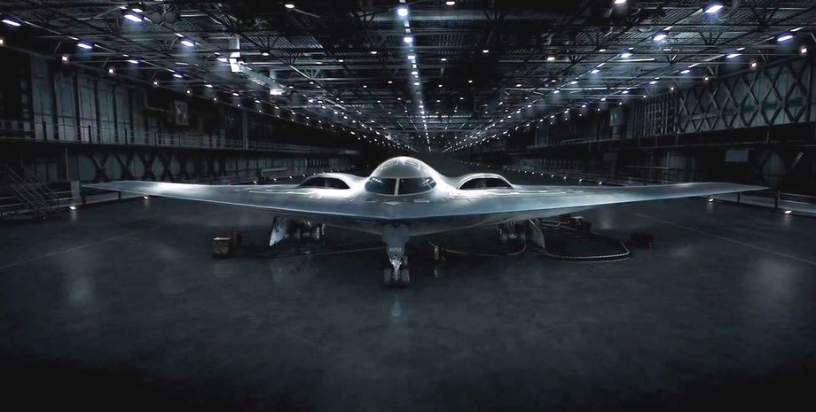 Стратегічний бомбардувальник США в ангарі