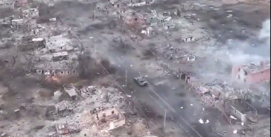 ситуация в Марьинке, бои за Марьинку, новости донетчины, война в Украине, танк ВСУ расстрелял позиции оккупантов