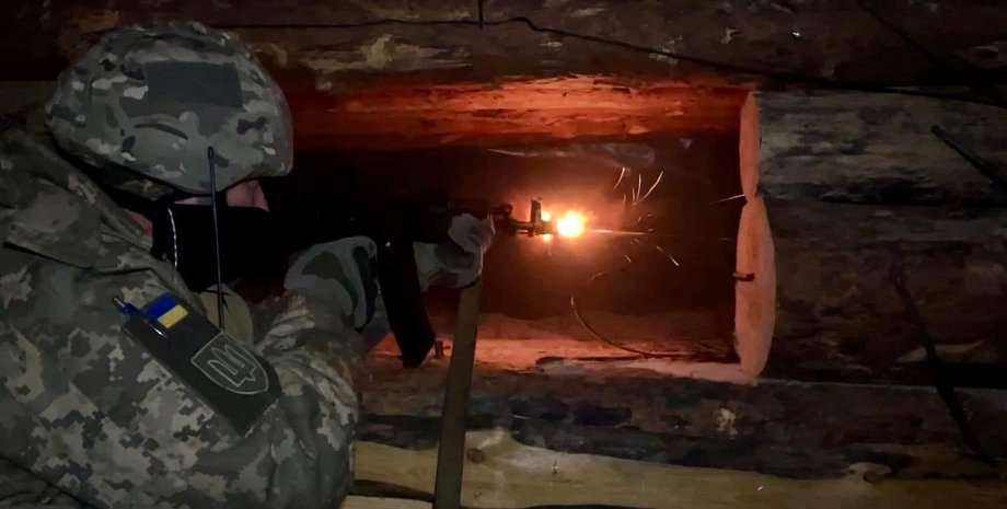 Український військовий, ЗСУ, Сили оборони, війна РФ проти України, зброя, стрілянина