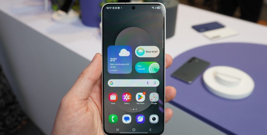 Samsung Galaxy S25 FE смартфон