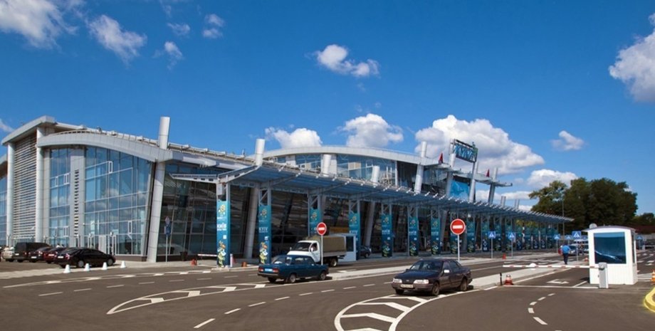 Аэропорт "Киев", Жуляны, аэропорты в Украине, закрытие "Жулян", WizzAir