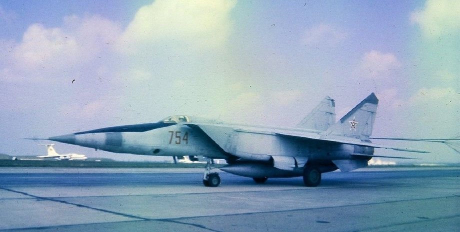 МіГ-25, історія авіації, історія літаків, літак МіГ-25, Міг-25 у болгарії, армія СРСР, радянська авіація