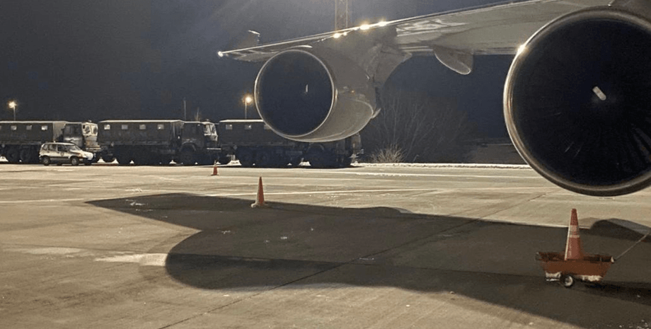 постачання зброї в Україну, військова допомога Україні, зброя з США в Україні, зброя для всіх