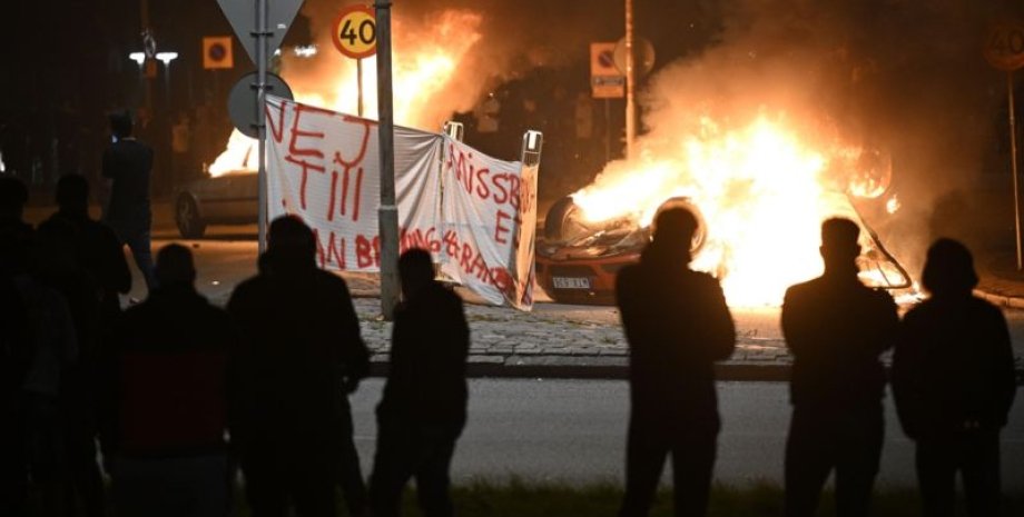протести швеція, спалення корана, акція протесту, заворушення у швеції