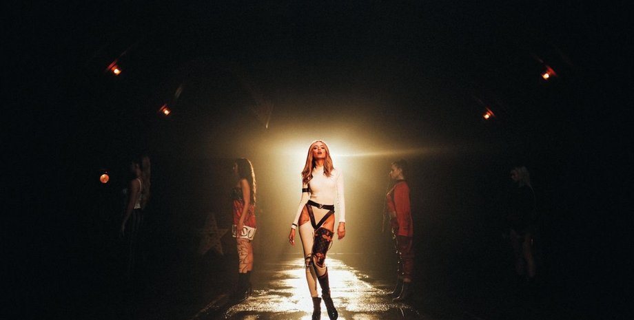 Надя Дорофеева сольный клип фото