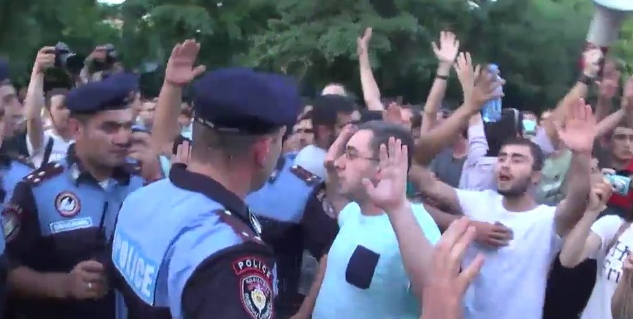 Кадр из видео