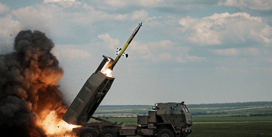 військова допомога, західна зброя, удари зброєю